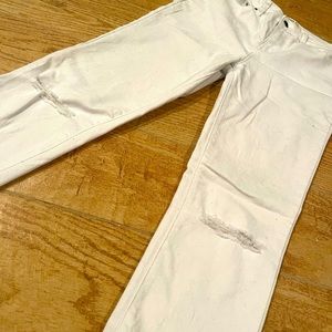 White Forever 21 knee ripped skinny’s pants